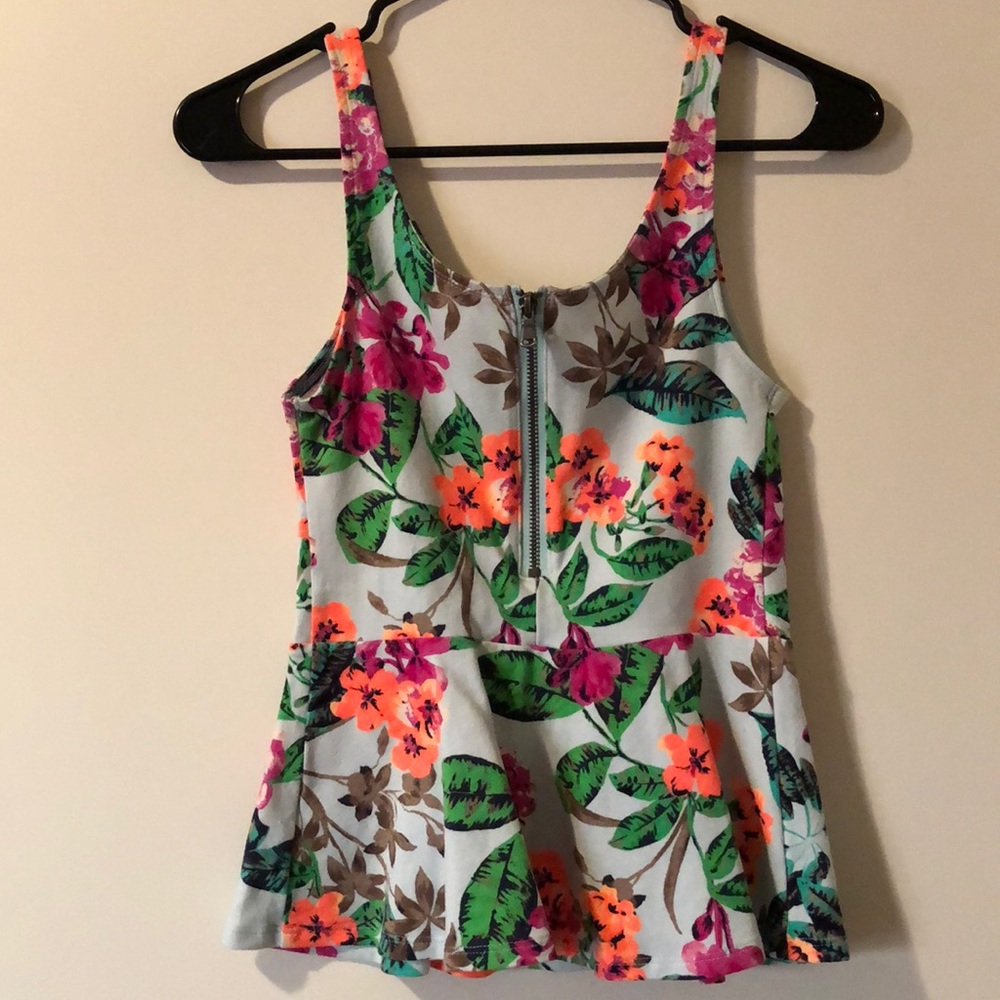 Express Tank Top - Picture 2 of 2